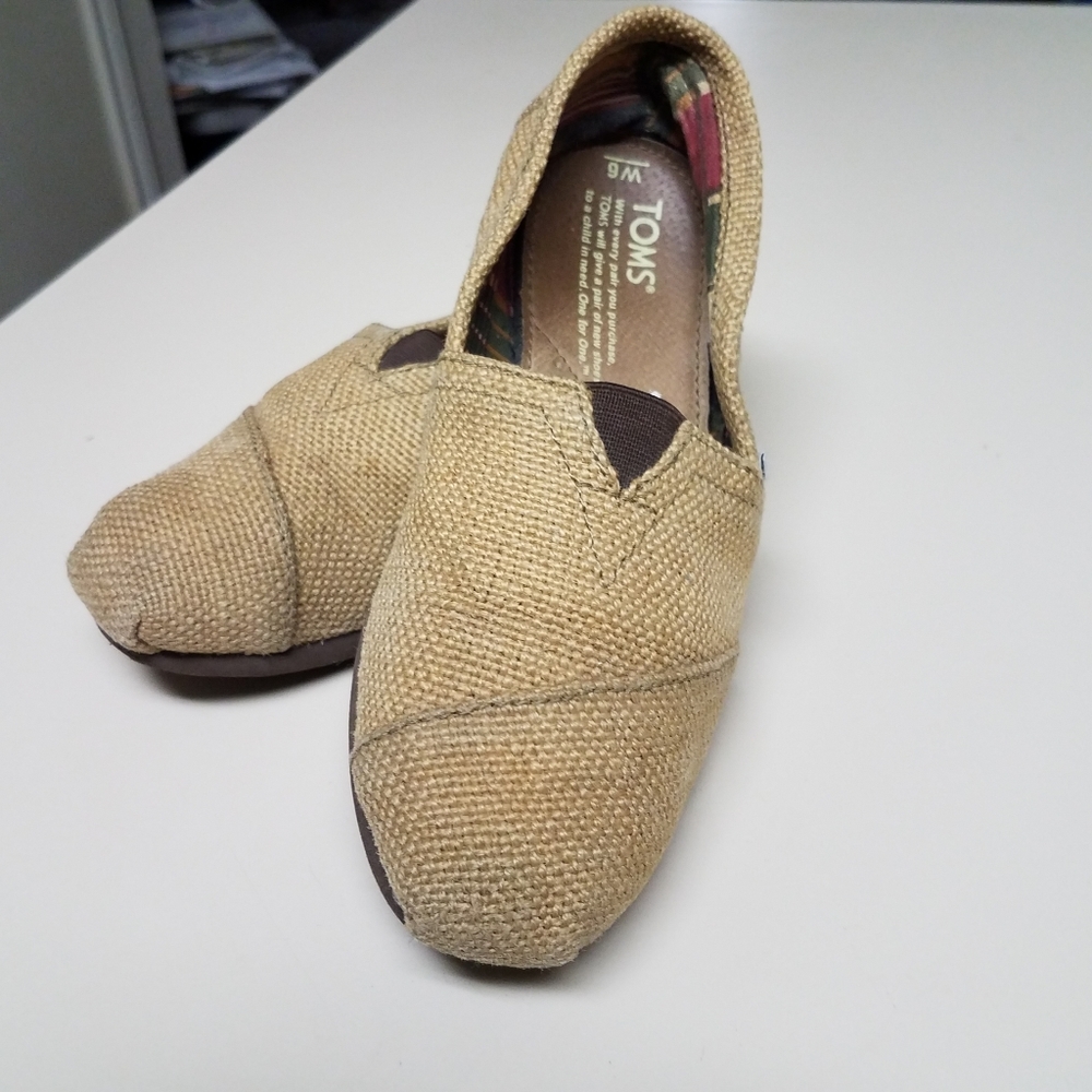 Classic Burlap Toms Size 6